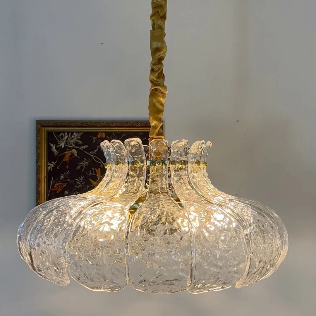 

Ретро винтажная люстра из расплавленного стекла