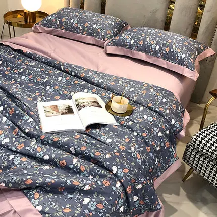 

2.2M*2.4M Sizes Bed Quilt Sets Luxury Embossing Quilt Sofa Couple Bedcover High Quality Summer Blanket Ice Silk Comforters