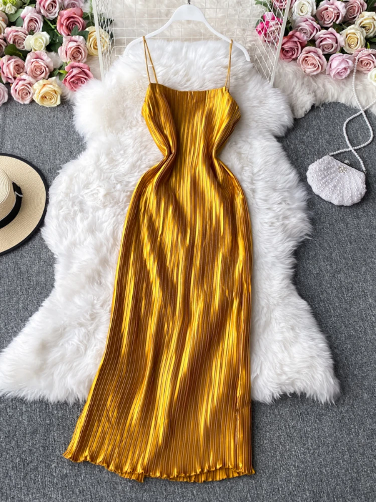 

2022 New Summer Women's Dress Fashion Temperament French Retro Simple Long Suspender Skirt Pleated Women's Suspender Dress