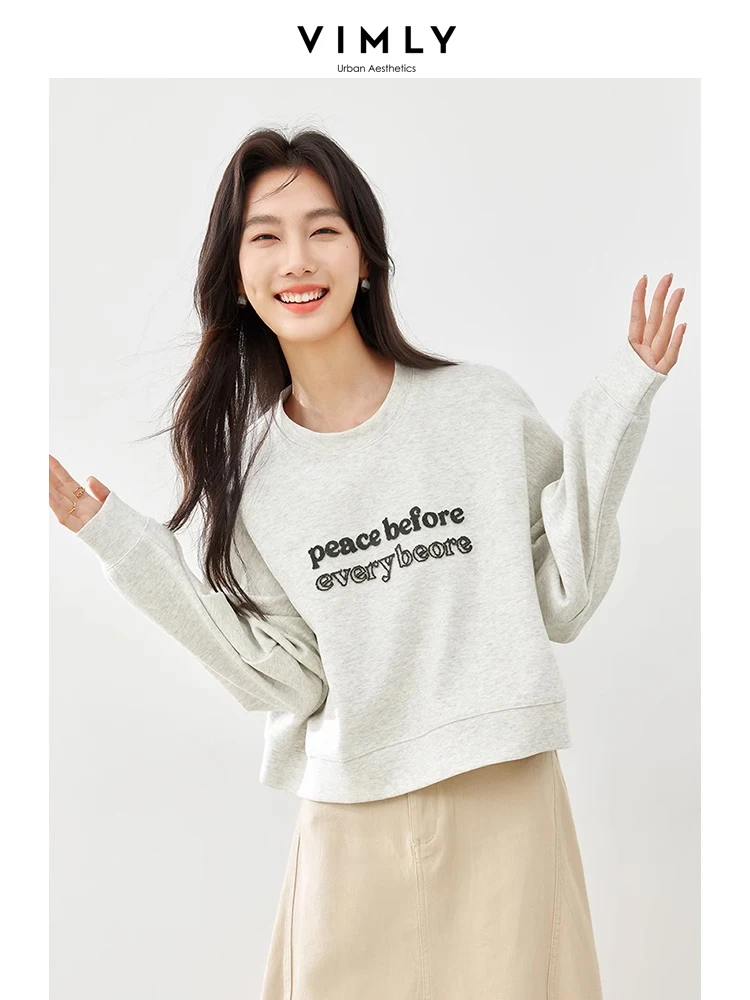 Свитшот женский хлопковый с круглым вырезом и вышивкой