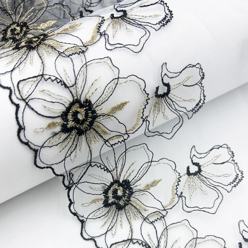 Кружевная отделка для платья с вышивкой