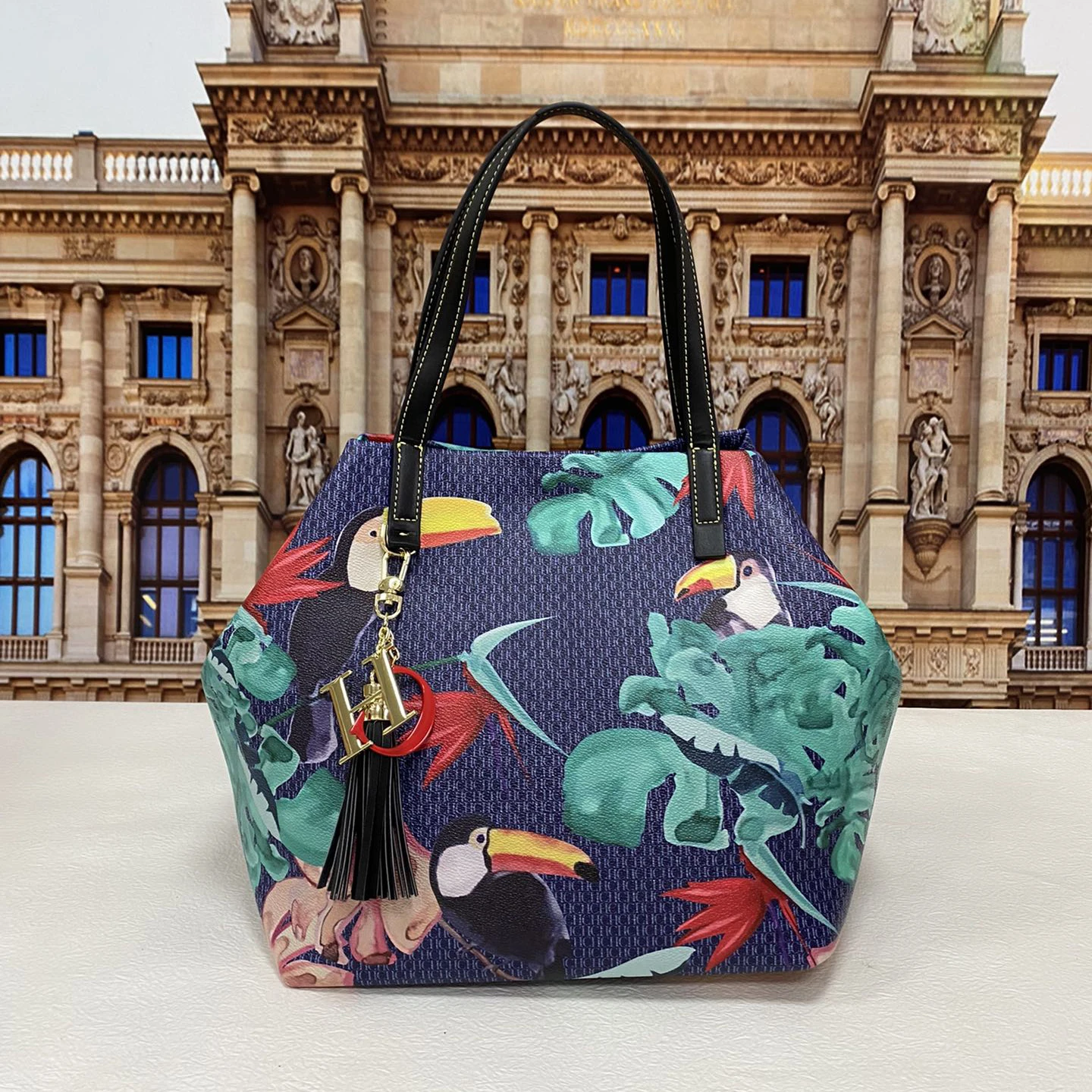 

Знаменитая дизайнерская сумка высокого качества из натуральной кожи с принтом цветов и птиц, сумка для покупок, новинка 2022, сумка на плечо ...