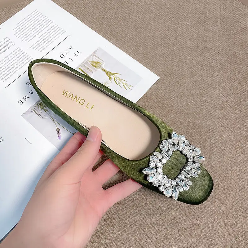 

Size 34-42 Women Flats Almond Shaped Toe Silk Vamp Pumps Shoes Diamond Buckle Designer Style Party Wedding Office Lady Slip On