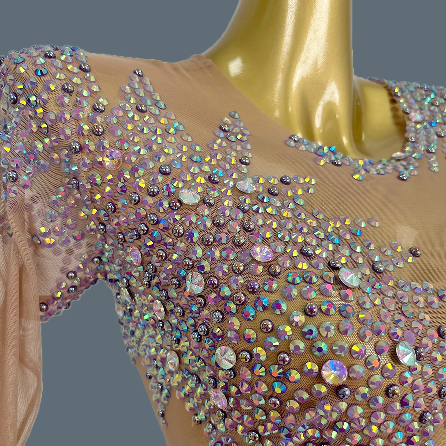 Боди с блестящими фиолетовыми кристаллами и бриллиантами роскошный сексуальный