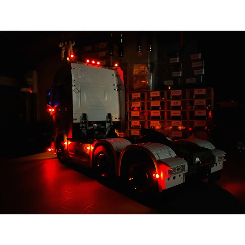 Фонарь для радиоуправляемого грузовика Tamiya 1/14 S Volvo FH16XL 770