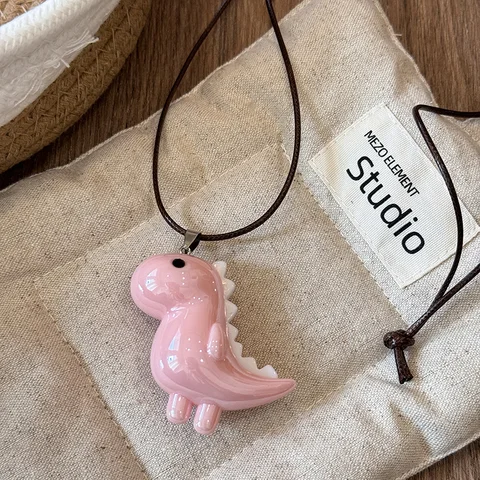 GUOLE Розово-зелёное ожерелье с динозавром