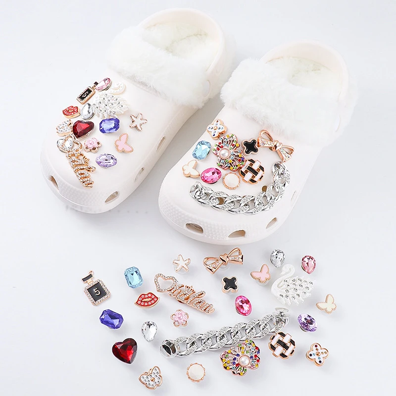 

2022 Fashion Elegance Acrylic Crocs Decoration Accessory Chain Women Shoe Charm Buckle Men Bling Slipper Shoe Accessories