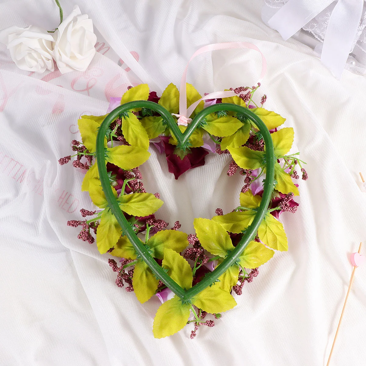 

Valentines Day Decoration Wreath Heart Shaped Wreath Artificial Flower Door Wreath for Valentine’s Day Wedding Festival Decor