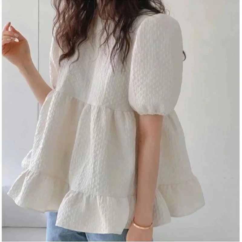 

Oversize frill can can blouse with half-sleeved tee