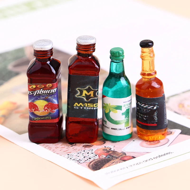 

5Pcs/Set Miniature Simulation Beer Bottle Foreign Wine Beverage Bottle Resin Dollhouse Decor Mini Play Doll Food Toy Accessories