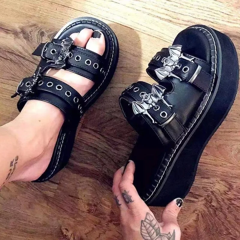 Summer 2022 Double Strap Buckes Platform Wedges Fashion Goth Slippers Hot Women's Matal Matal Sandal for Comfy Black Shoes