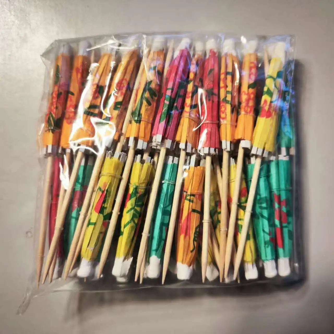 

Бумажные мини-зонтики для коктейлей 50 шт