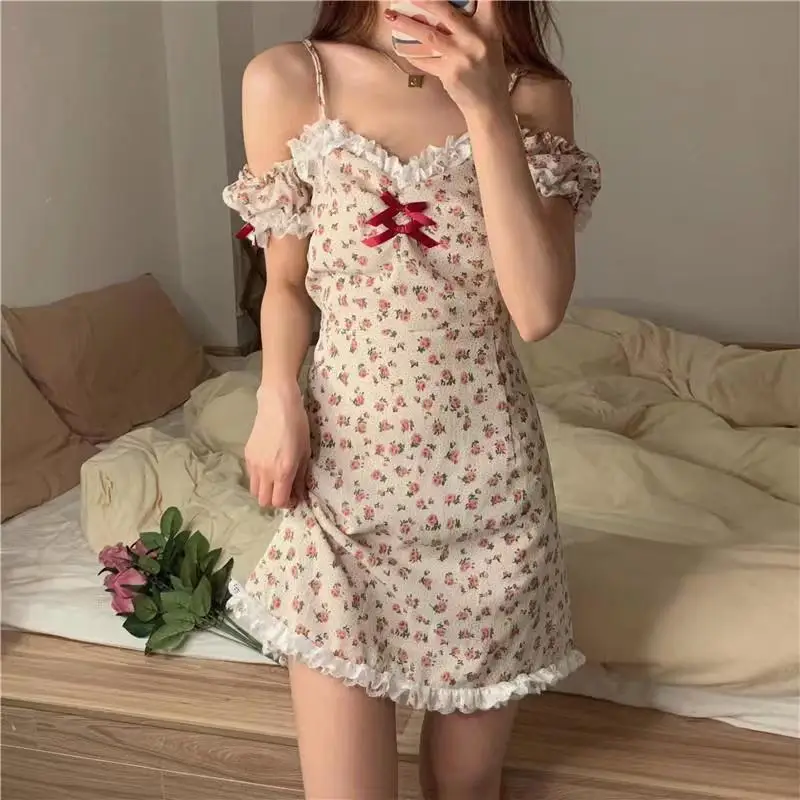 

Gentle Floral Suspender Dress For Female Niche Retro Cute Lace Bow Dress 2023 New Summer Simple And Atmospheric Short Skirt