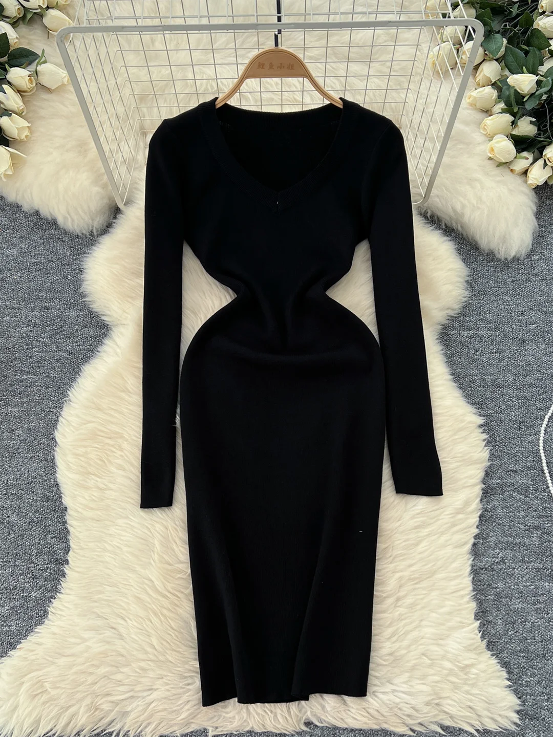 Женское платье-свитер Chrysler с длинным рукавом и v-образным вырезом однотонное