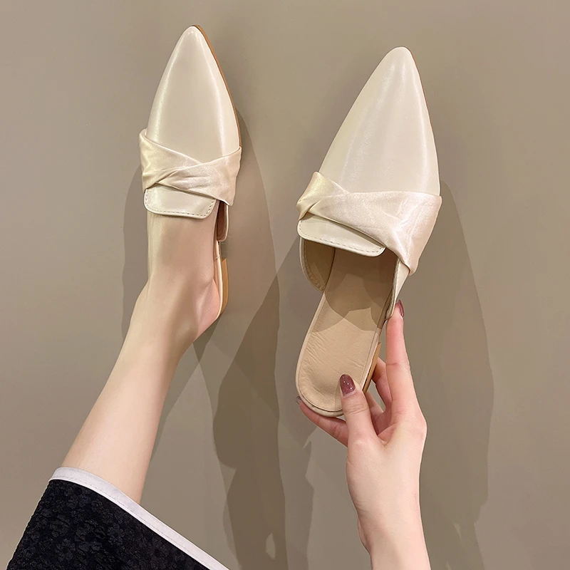 

Cover Toe Shoes Woman 2022 Slippers Casual Pantofle Low Pointed Luxury New Soft Fashion Rubber PU Slides Fabric Rome Basic Squar