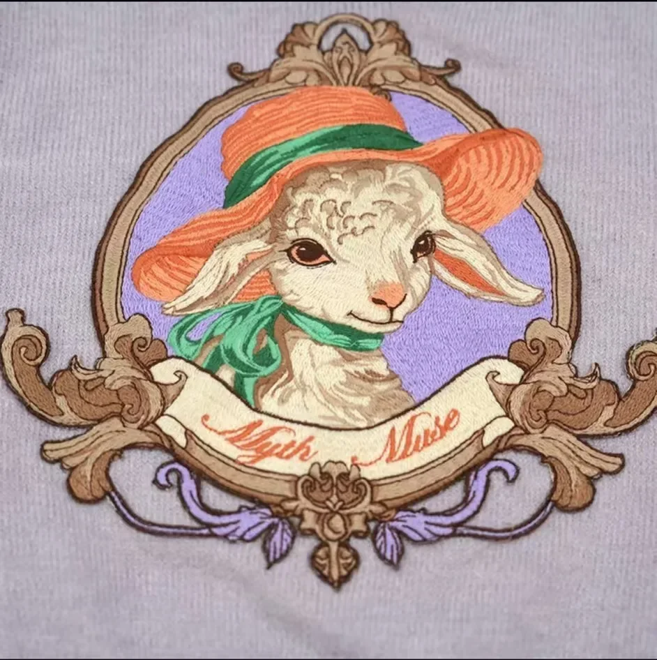 Стильный тонкий вязаный свитер с вышивкой женский пуловер трикотаж весна 2024