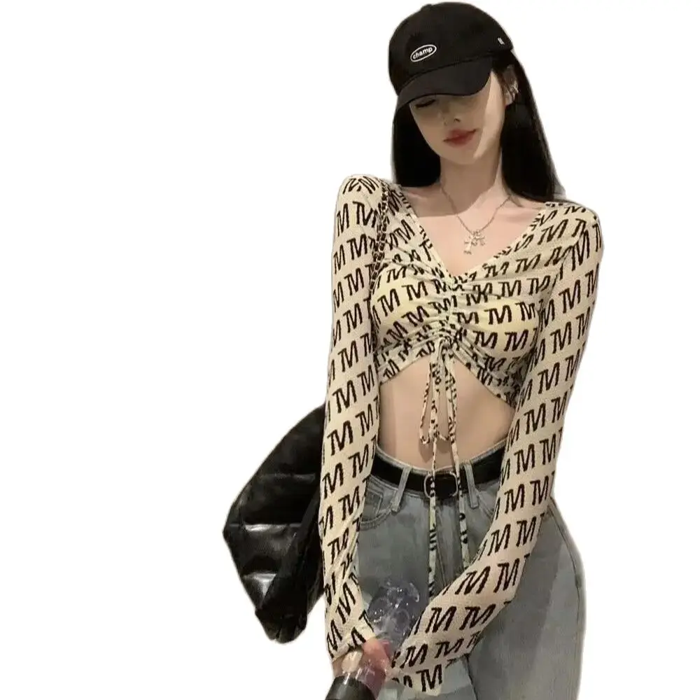 Футболка с длинным рукавом и V-образным вырезом