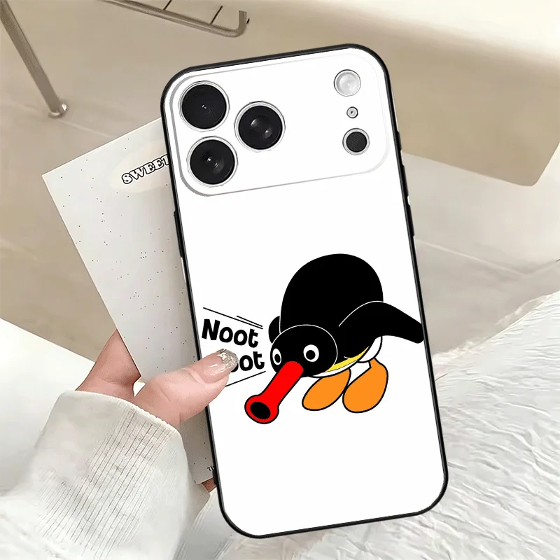 Фото Мягкий чехол для телефона с мультяшным пингвином P-Pingu для iPhone 16 17 Pro Max 17E 16E 14 15 Plus 12 13 7 8 SE, черно-белый, парный №3