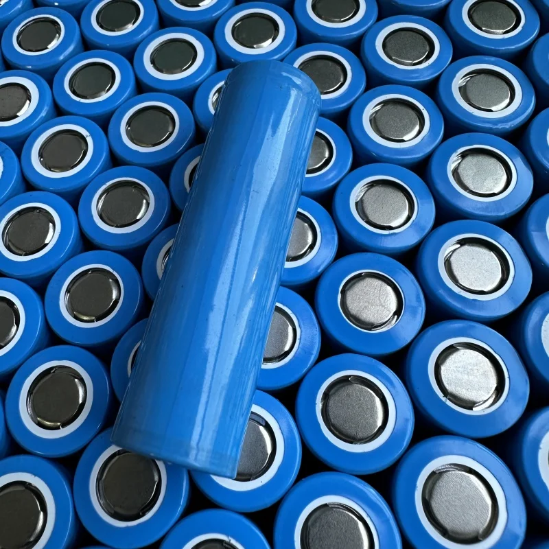 Литиевая батарея 18650 с плоской головкой 2000 мАч AEAK