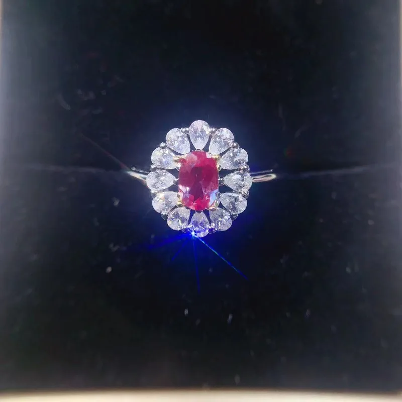 Женское кольцо из серебра 925 пробы с Александровым камнем