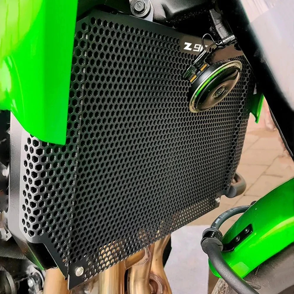 

For KAWASAKI Z900 Z 900 2017 2018 2019 2020 2021 2022 2023 Radiator Guards Engine Oil Cooler Radiator Guard Cover Protector
