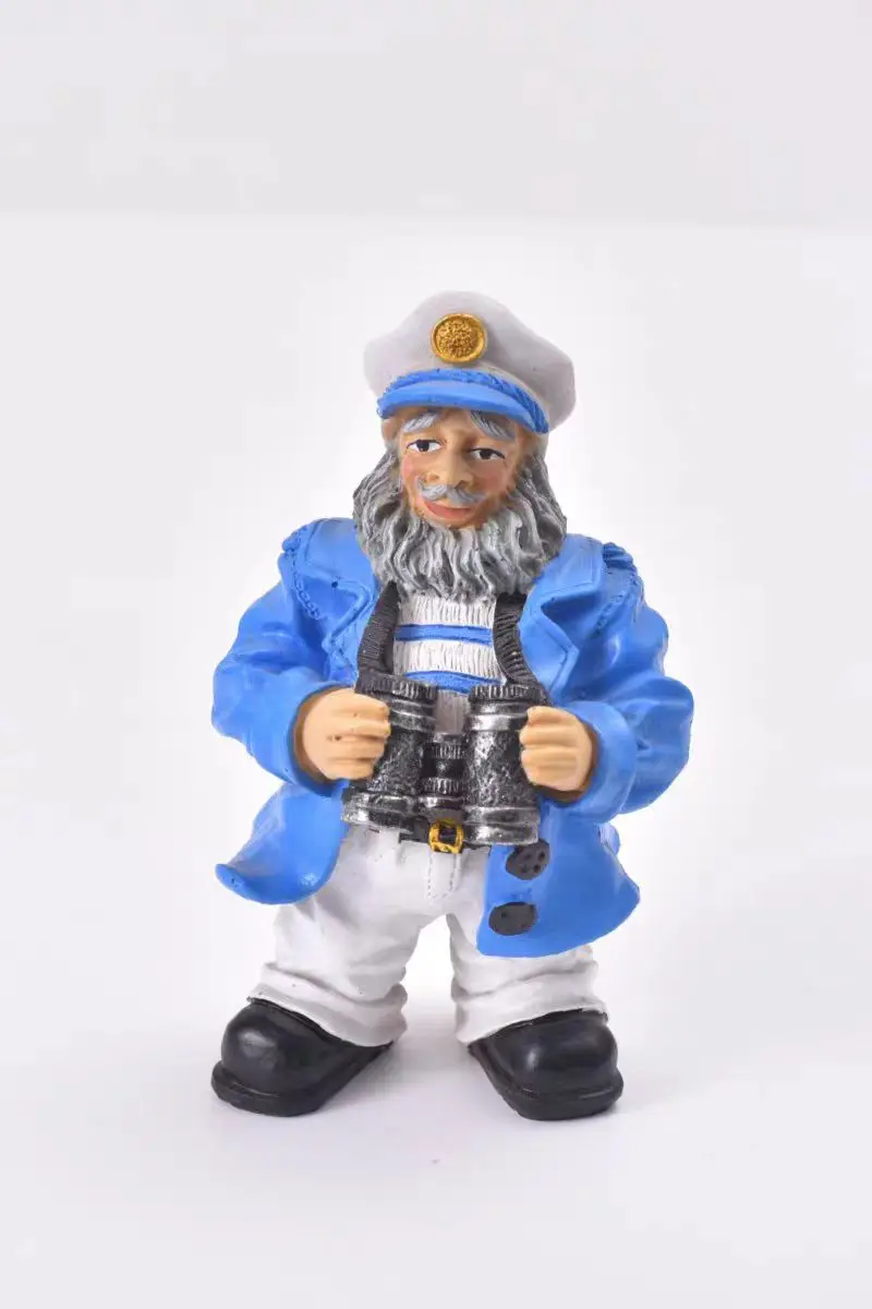 

Статуэтка моряка из смолы