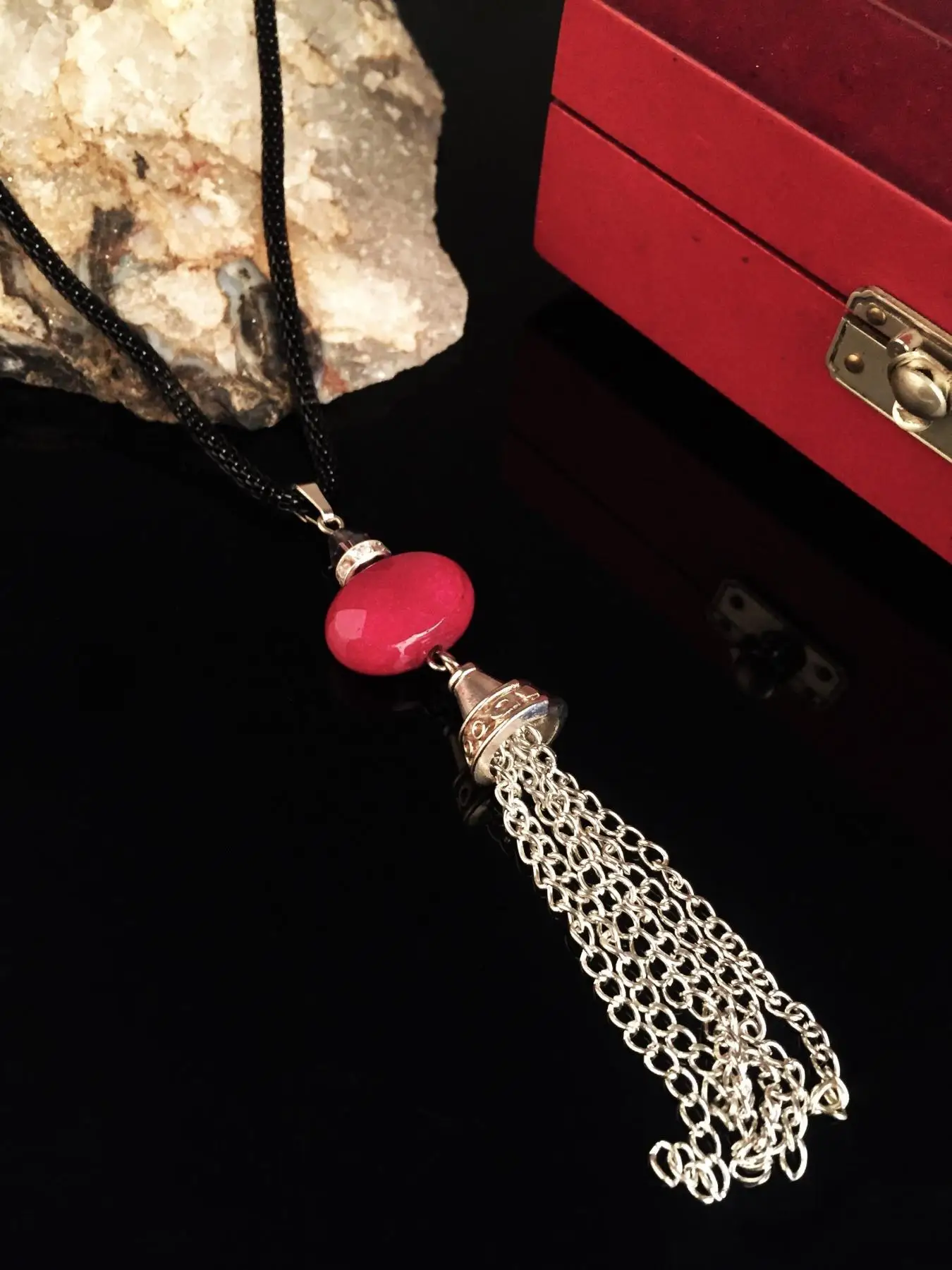 

Natural stone Women 'S Quartz Stone Necklace Xnrs635