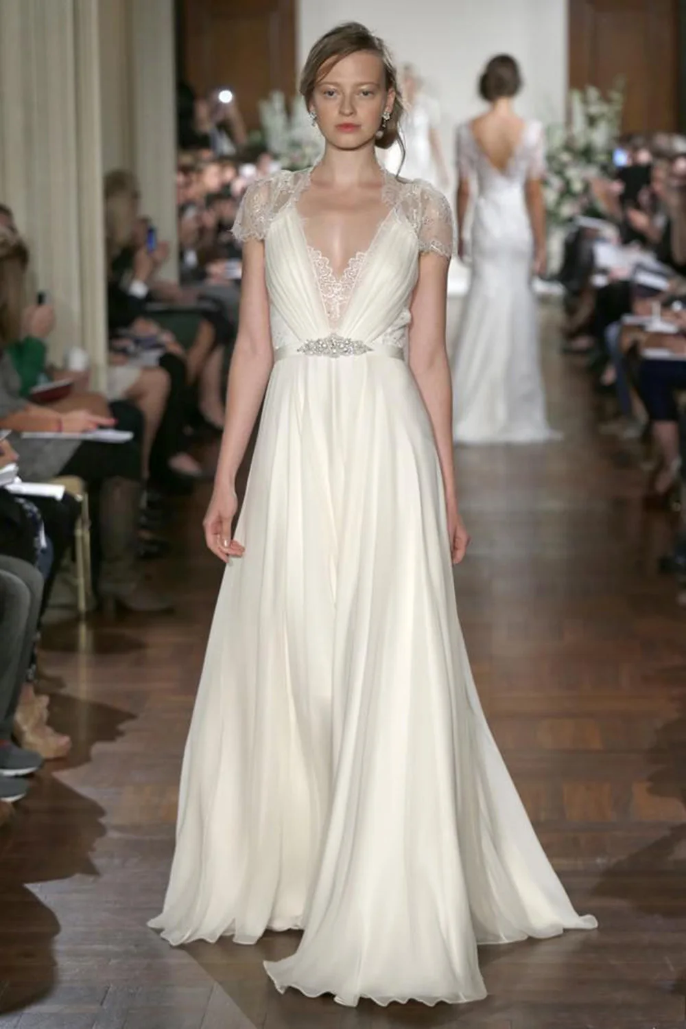 

White Formal Evening Dresses A Line V-Neck With Short Sleeves Floor-Length Sweep Train Crystal Beaded Chiffon Backless Illusion