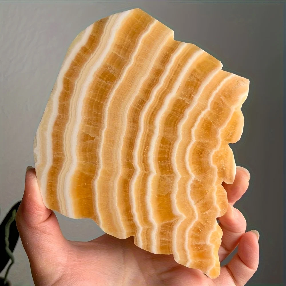 

Большой жёлтый кальцит богемского стиля