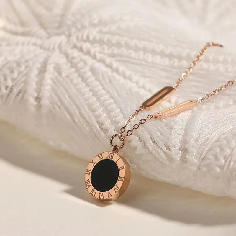 

Titanium Steel Colorless Roman Ring Necklace for Women's Light Luxury Small and Popular Accessories Elegant and Versatile Collar