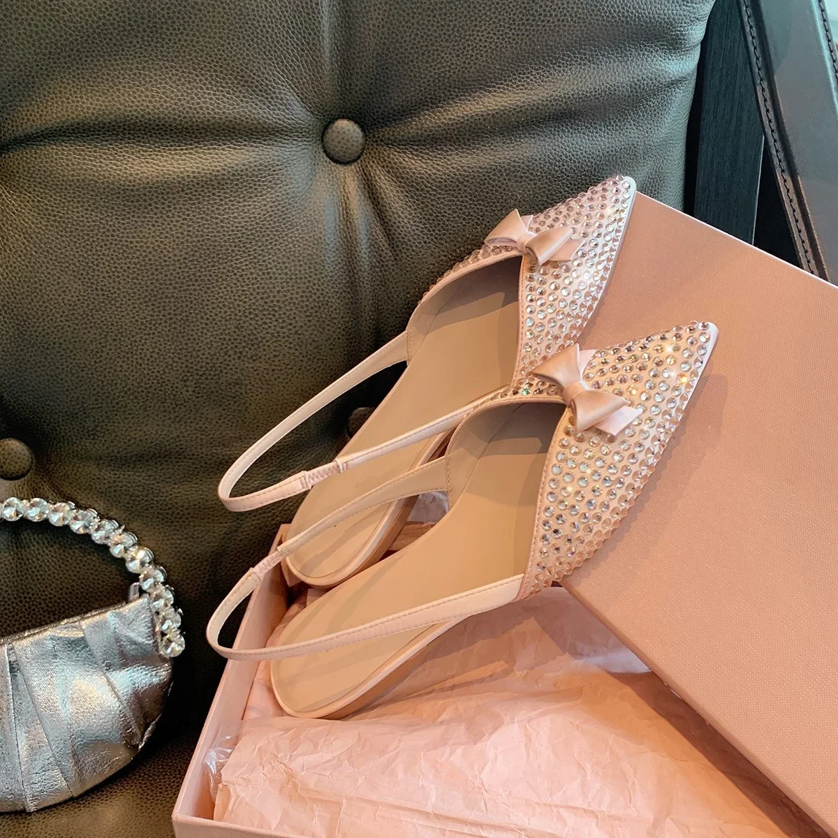 Сандалии женские с заостренным носком модные туфли кристаллами бантом-бабочкой