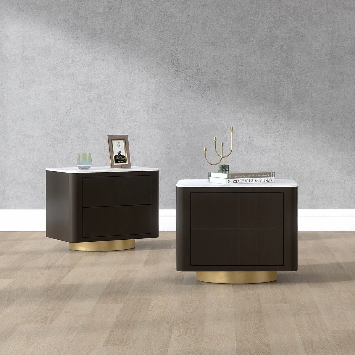 

Modern minimalist and stylish Italian style minimalist light luxury creative style full frame walnut smoked bedside cabinet