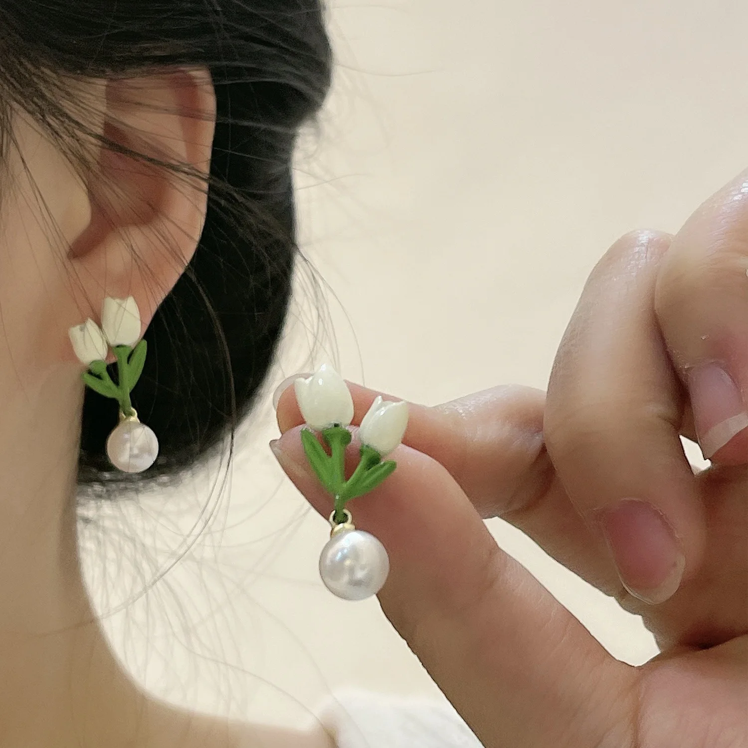 

French Light Luxury Tulip Flower Pearl Stud Earrings Women's Korean Style Zircon Exquisite Earrings Party Christmas Jewelry Gift