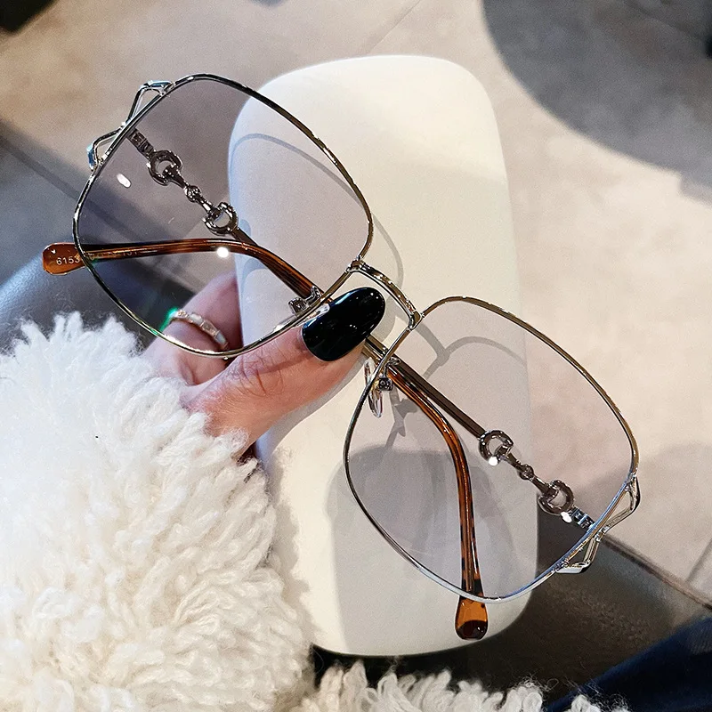 

Новинка 2022, роскошные брендовые солнцезащитные очки с полыми дужками из сплава для женщин, Винтажные Солнцезащитные очки с леопардовым гра...