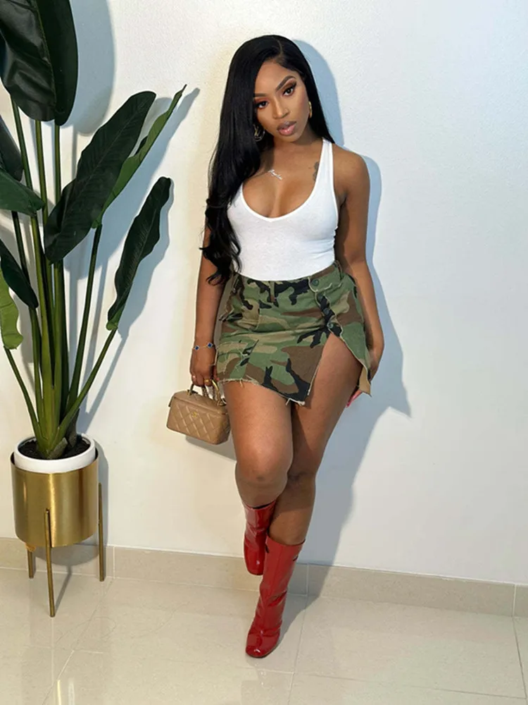 

Мини-юбка-карго Женская камуфляжная с высоким разрезом и боковыми пуговицами