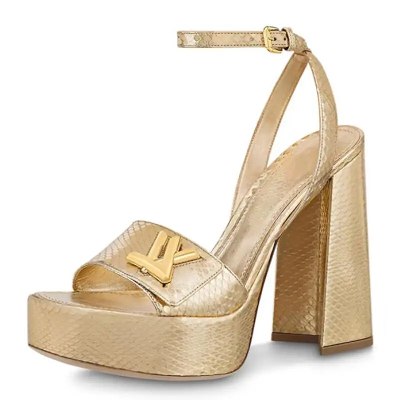 

2023 Summer Brand New Women's Sandals Snake Patterned Embossed Leather Thick High Heel Platform Sexy Open Toe Gold Party Shoes