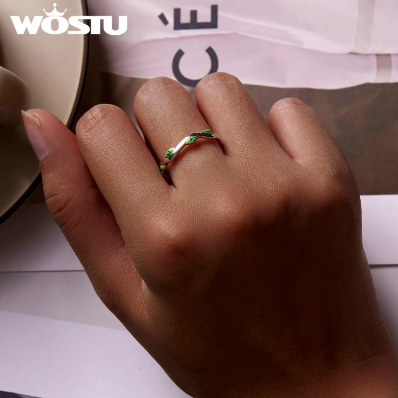 Женские открытые кольца в виде весенних зеленых листьев из серебра 925 пробы |