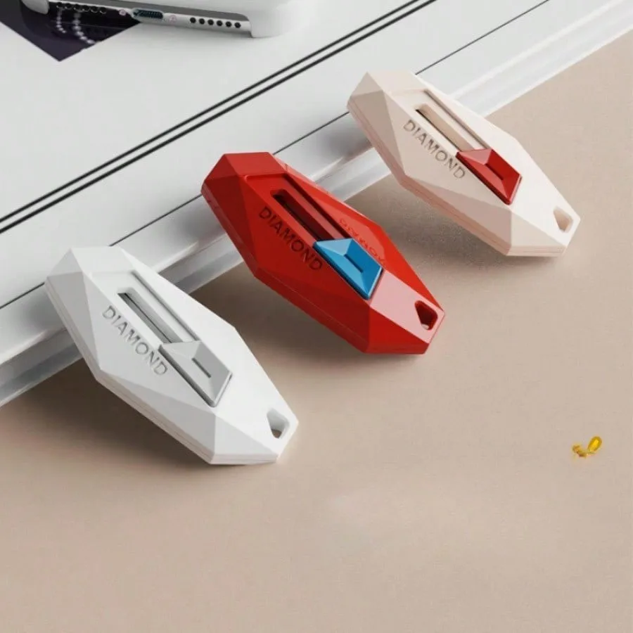 Магнитные автоматические магниты на холодильник с отскоком бытовые небольшие