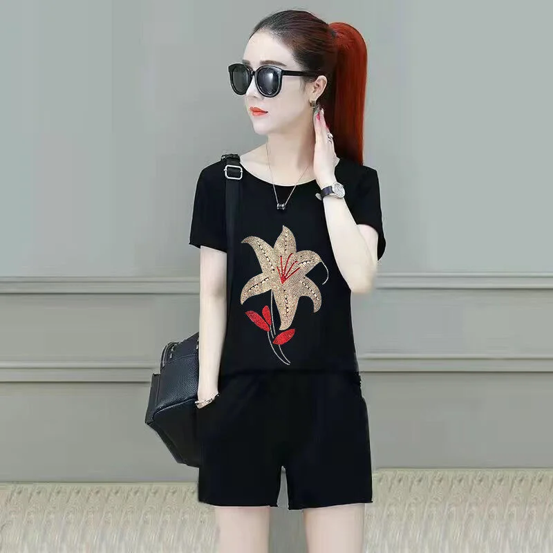 

Women's Cotton Casual Tops Suit 2023 New Summer Korean Edition Loose Fashion Short-sleeved T-shirt Shorts Running Two Piece Set