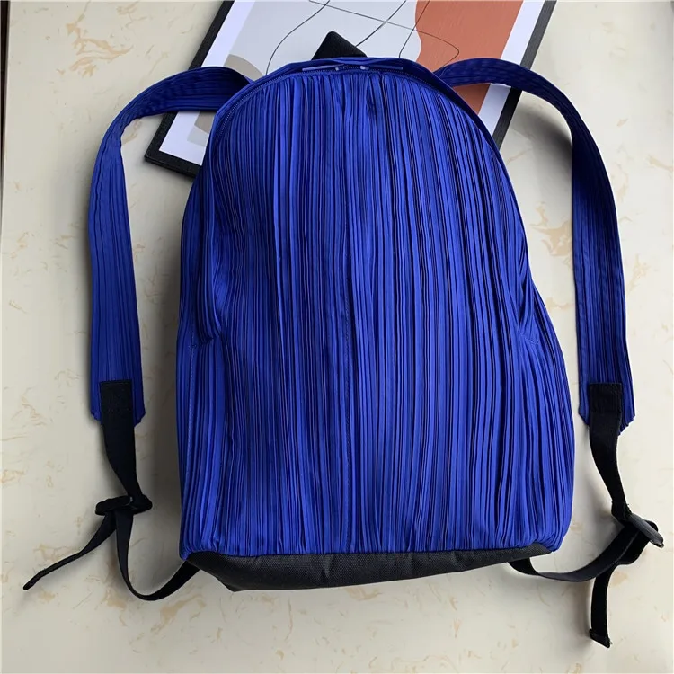 Design Miyake new lightweight pleated backpack ladies backpack light weight and large capacity