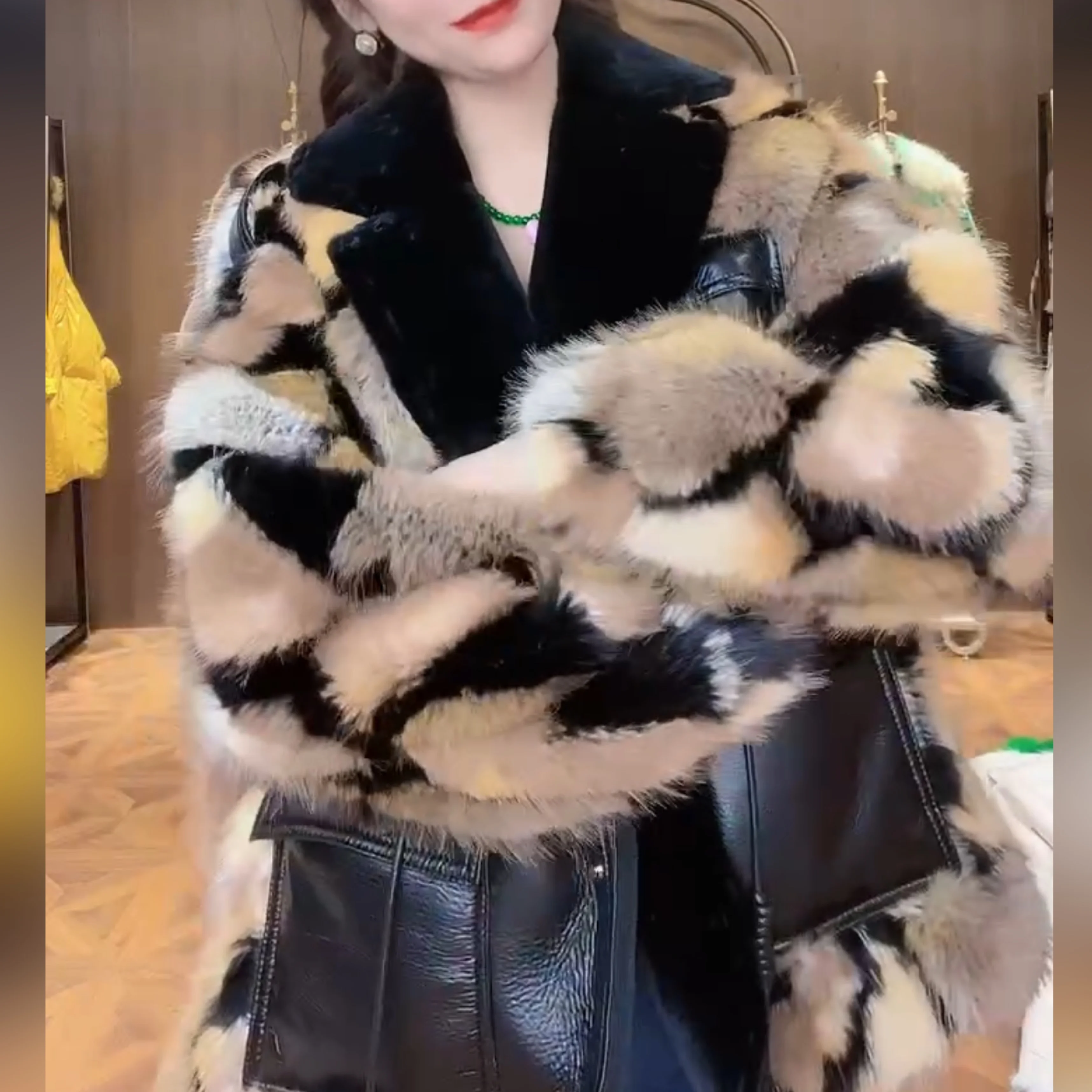 European Fur Long Sleeve Women's Toka Double Face Wool Leather Warm Coat Winter Heavy Sequins Casual Loose Streetwear Fur Jacket