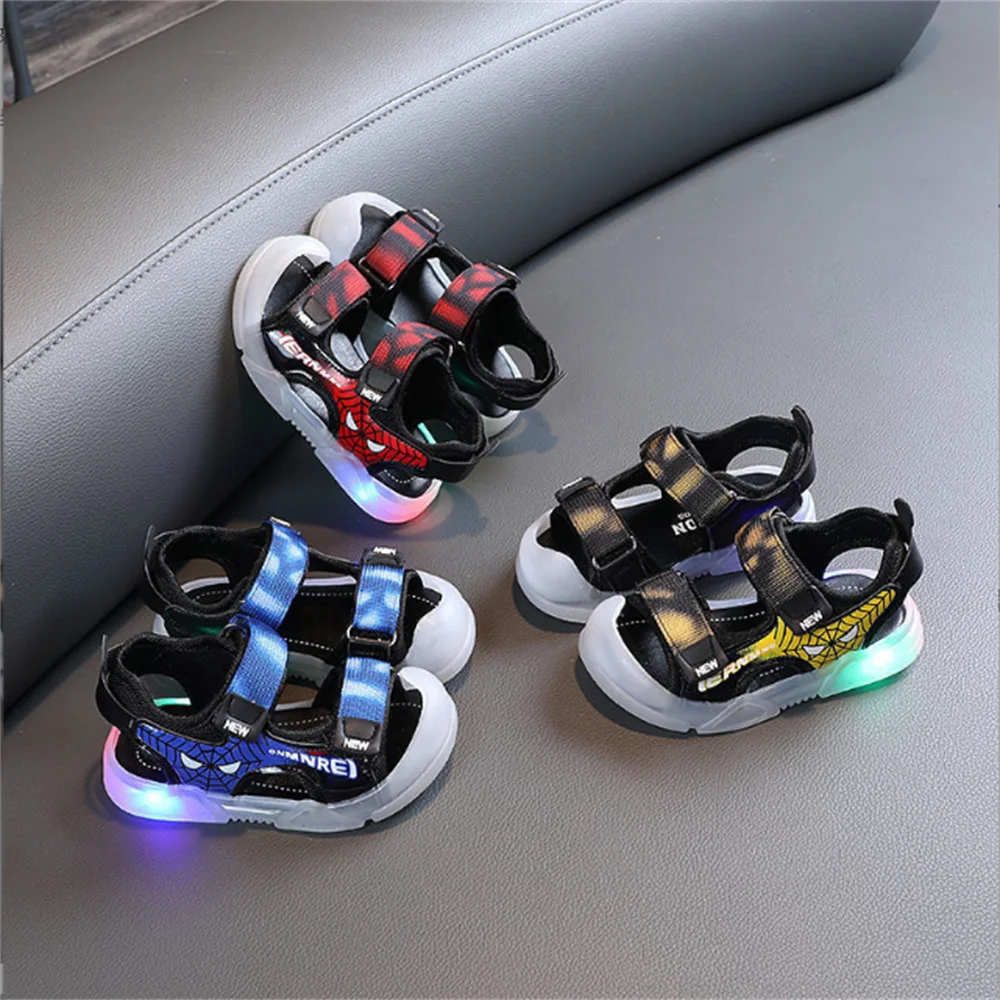 

Spiderman baby sandals summer boys light-up sandals Baotou anti-kick beach shoes 1-2-3 years old soft bottom toddlers