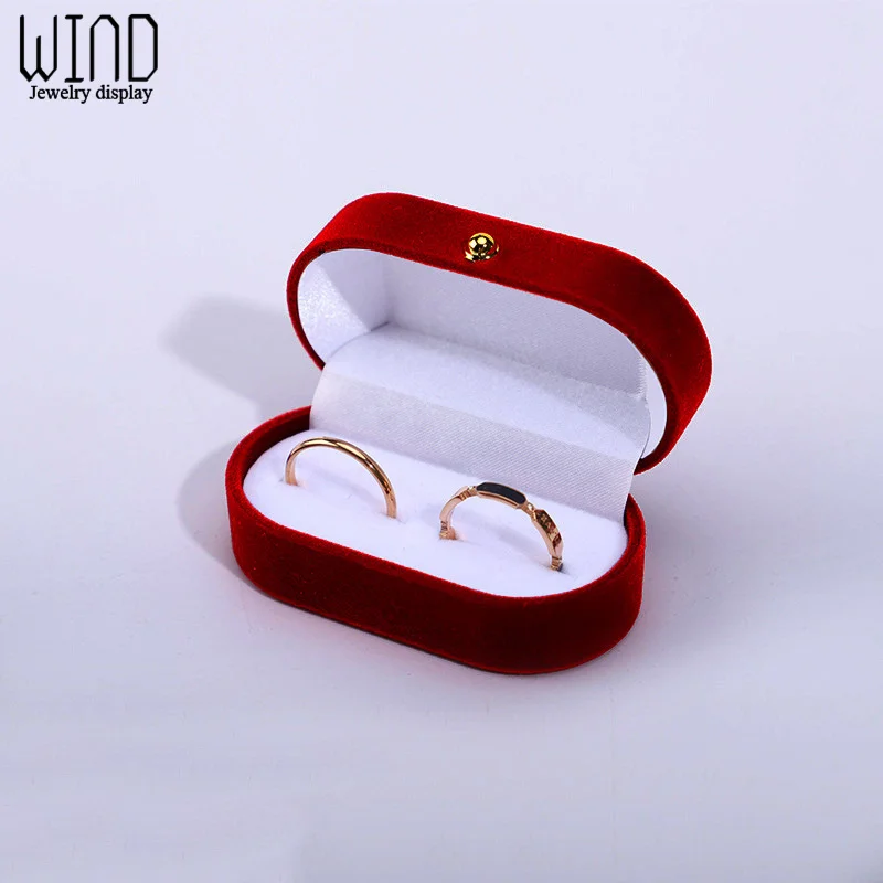 

Бархатная шкатулка для колец Lesaiyarr