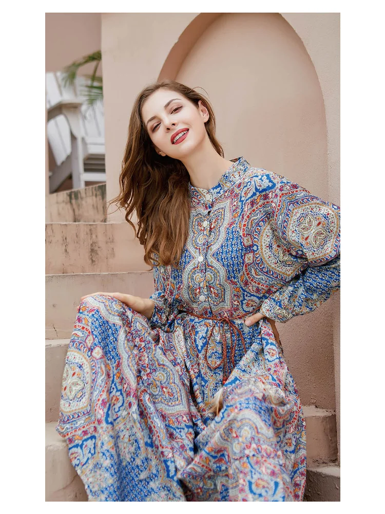 Рисунок 6 - Женское винтажное платье с V-образным