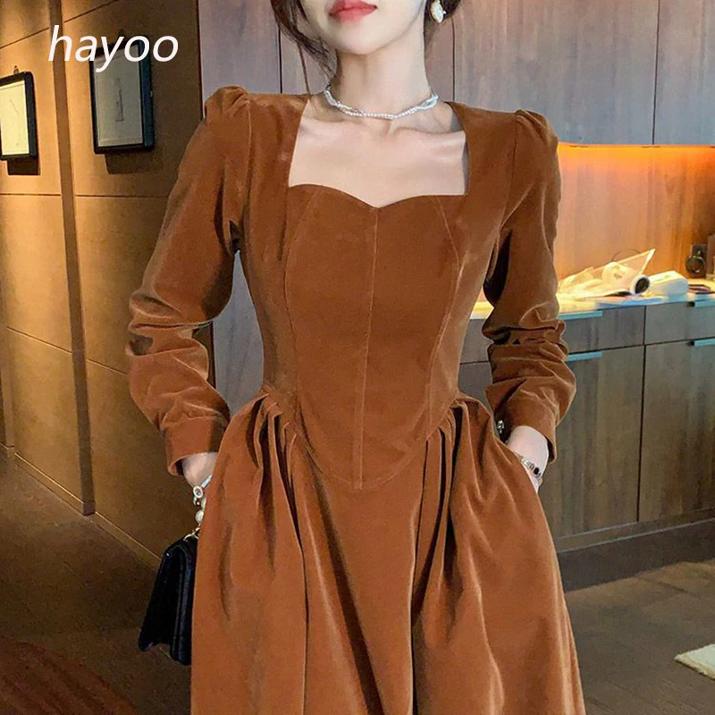 Женское бархатное платье с длинным рукавом и квадратным вырезом