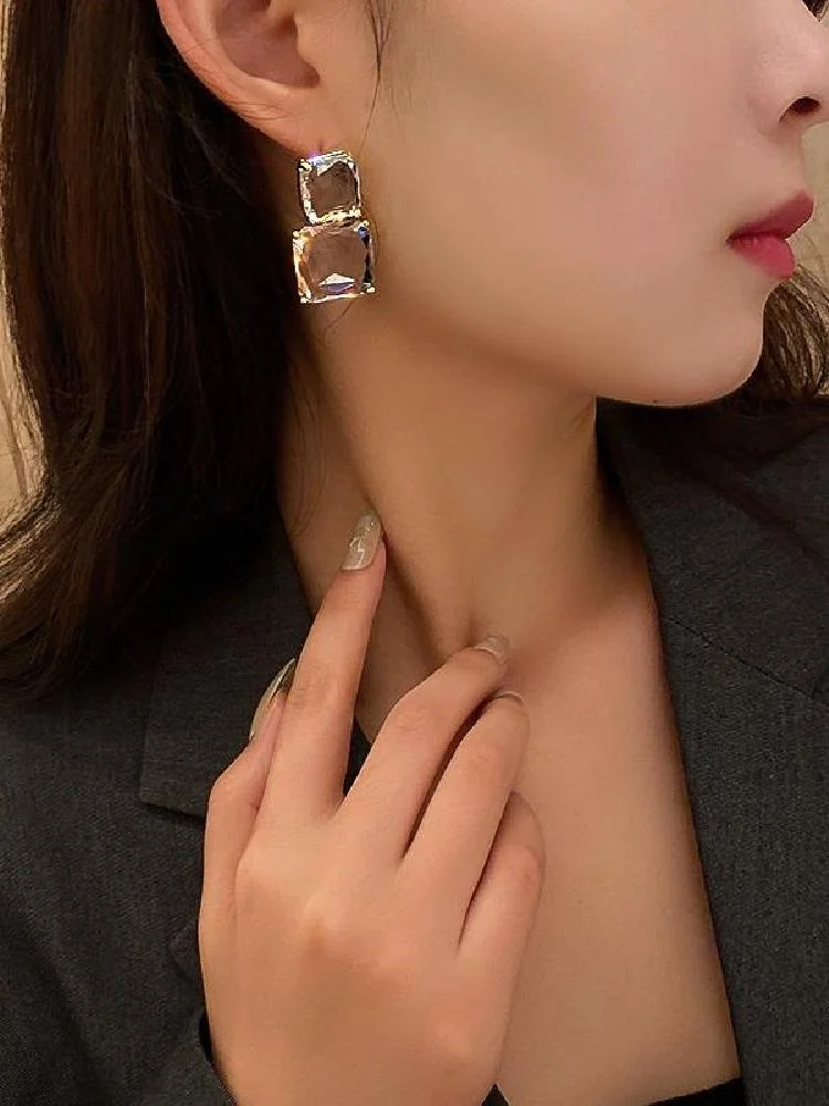 Новинка 2024 модные серьги серьги-гвоздики с кристаллами элегантные