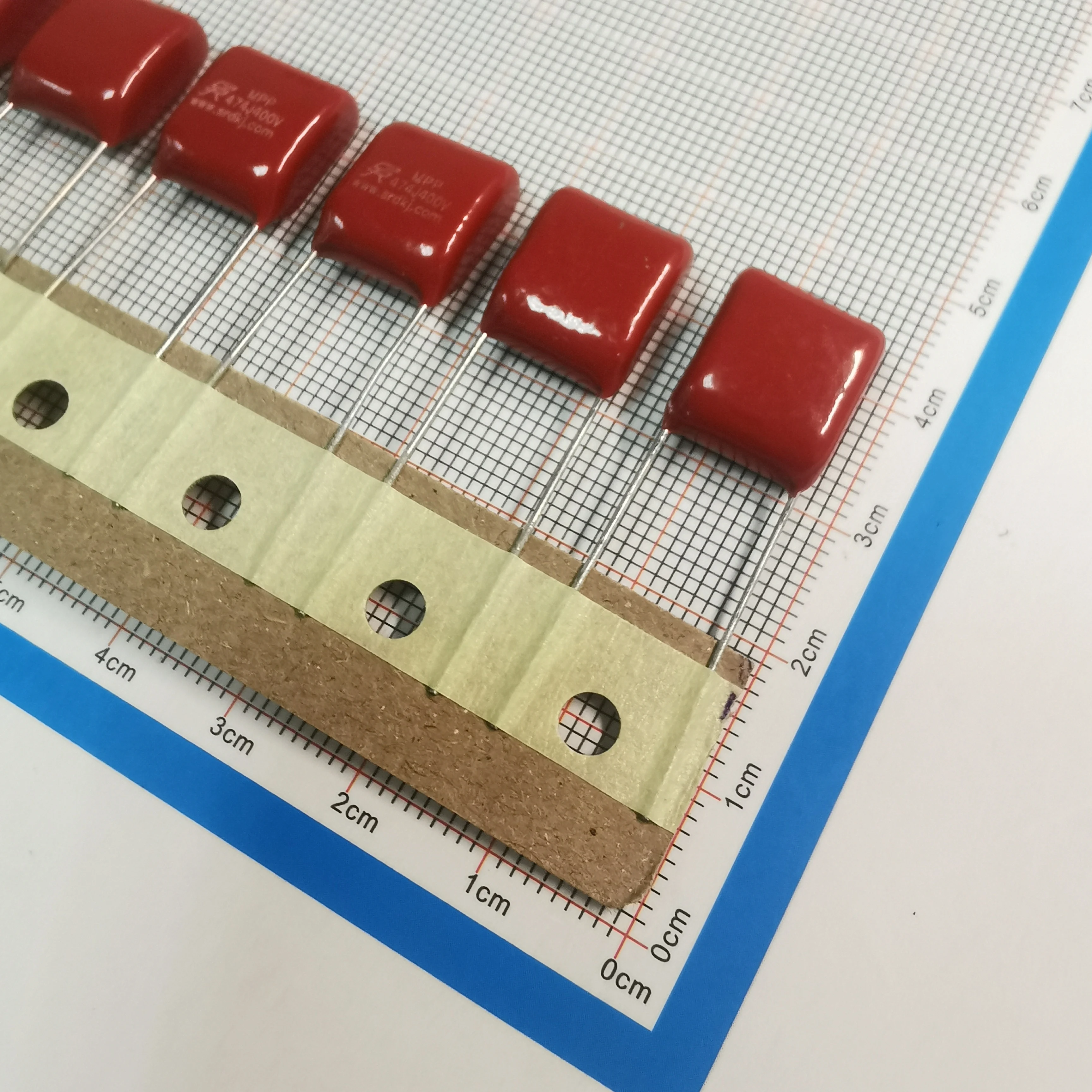 

10pcs/Lot CBB21 474J400V 0.47uF400V 470nF400V Pitch 10mm Metallized Polypropylene Film Capacitor Manufacturer Taping Type
