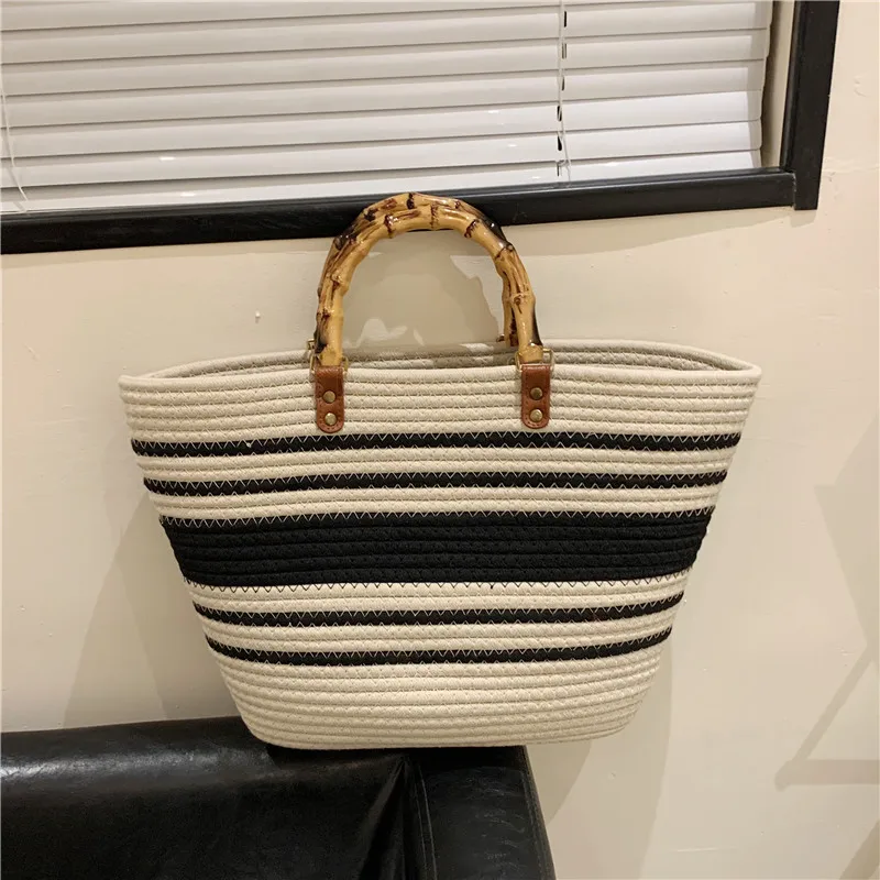 Holiday Travel Large Capacity Tote Beach Bags Women's New Fashion Knitted Handheld Shoulder Bag Simple Leisure Commuting Satchel