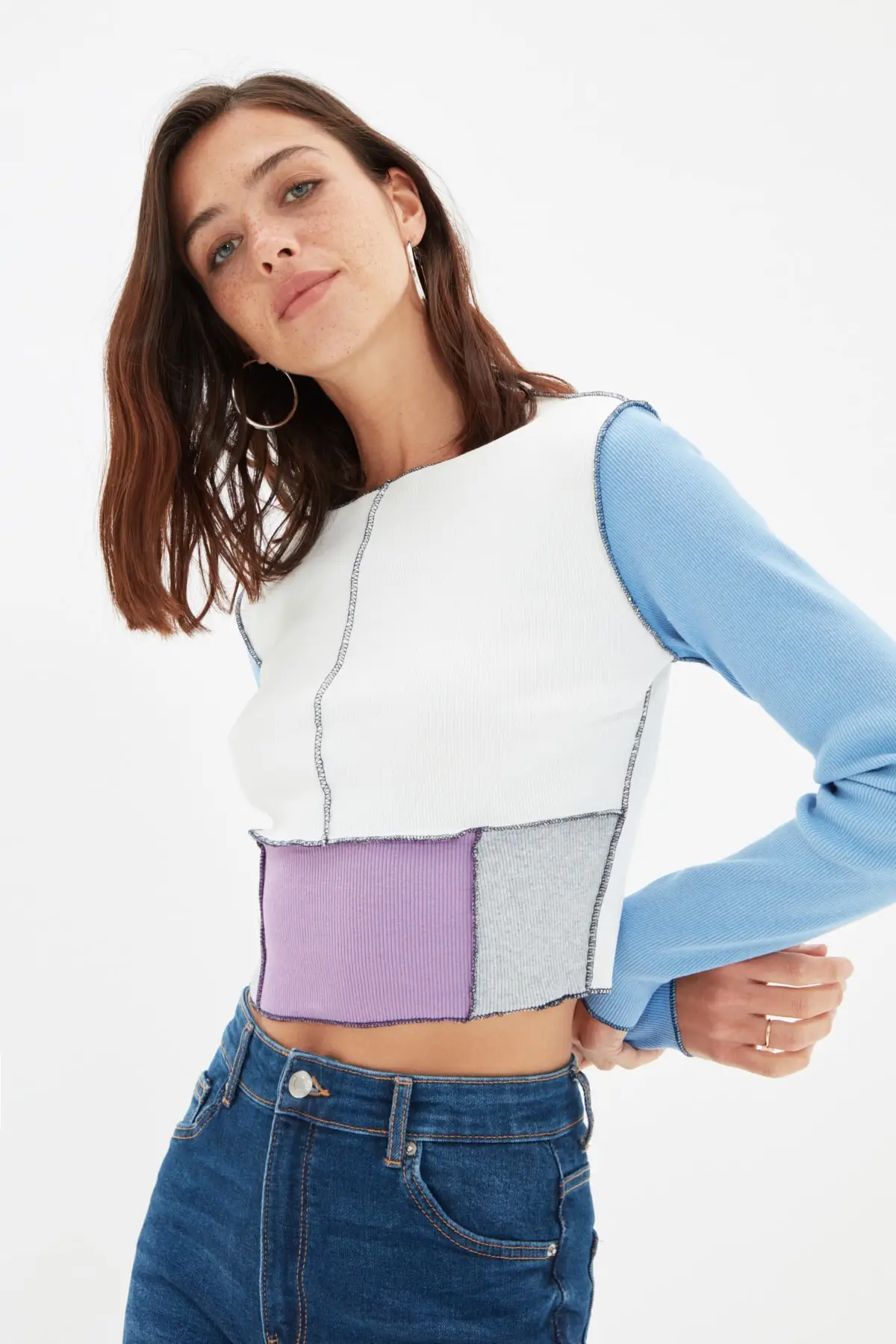 

Trendyol With Color Block Stitch Detail Crop Knitted Blouse TWOAW22BZ0926