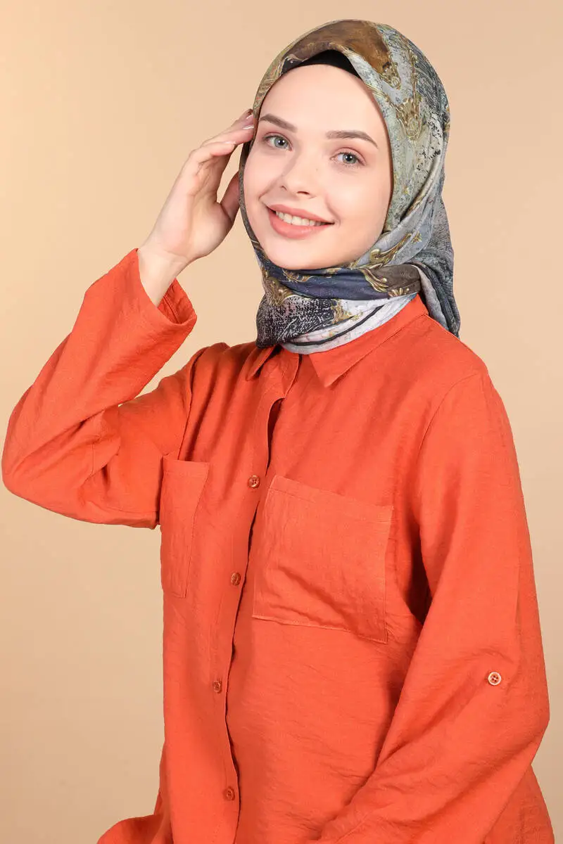 

ShantuQ Çerçeve Pattern Soft to Twill Scarf Color